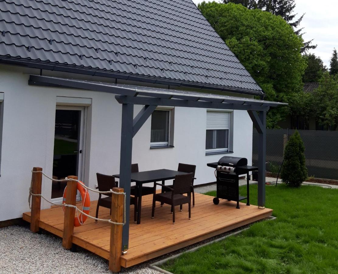 Otium Wellness Apartmanház Balatonakarattya Exterior foto