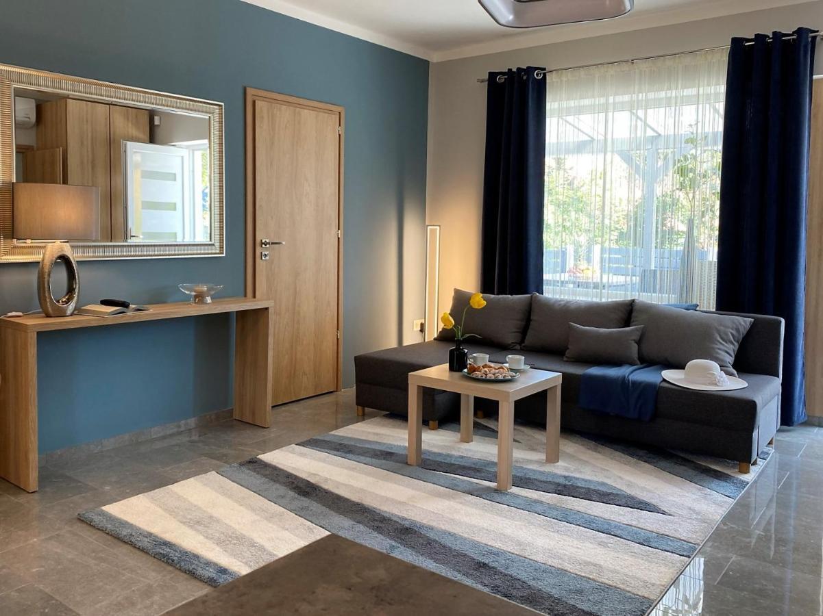 Otium Wellness Apartmanház Balatonakarattya Exterior foto